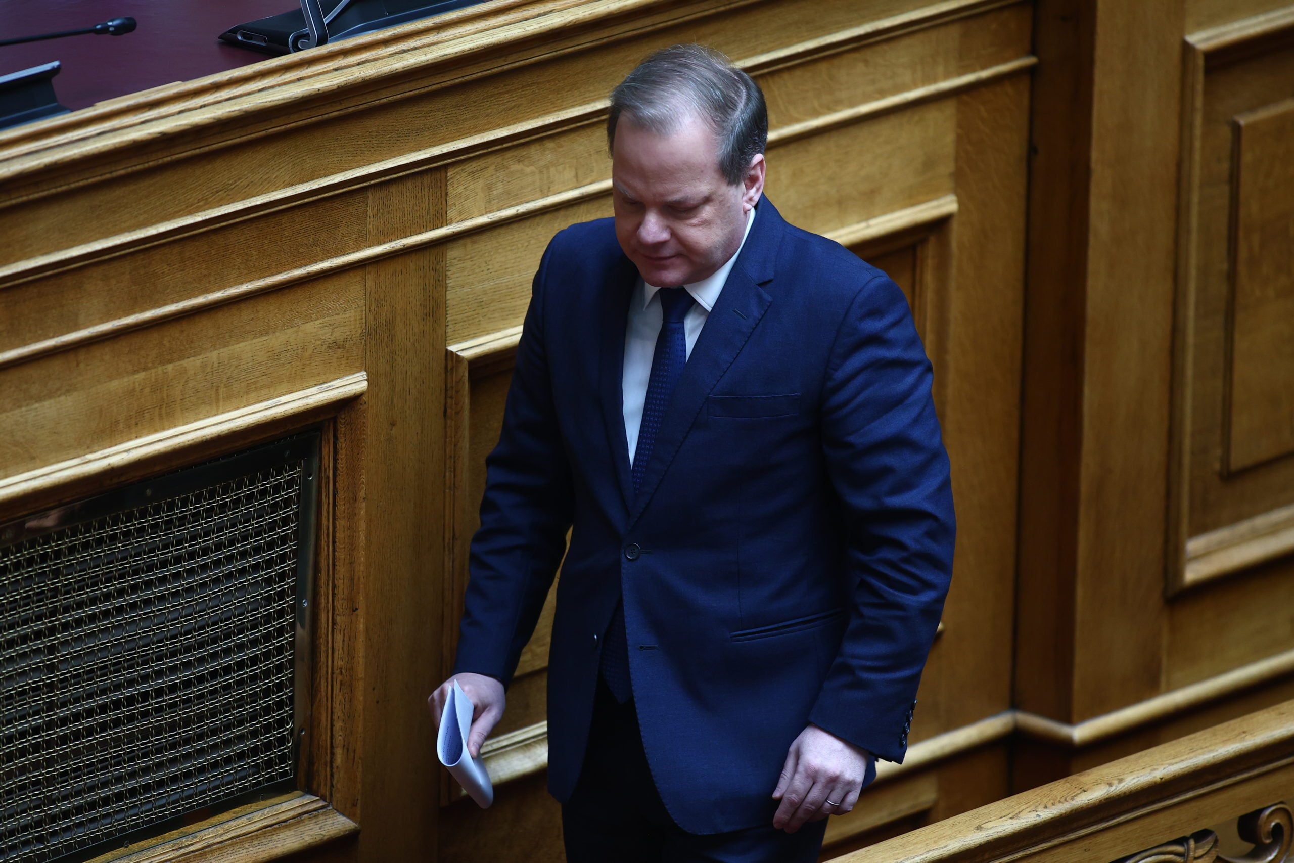 Βουλή: Ένταση στην ομιλία του Κώστα Καραμανλή με τη Ζωή Κωνσταντοπούλου – «Απαράδεκτο να μην επιτρέπετε στον βουλευτή να μιλήσει»