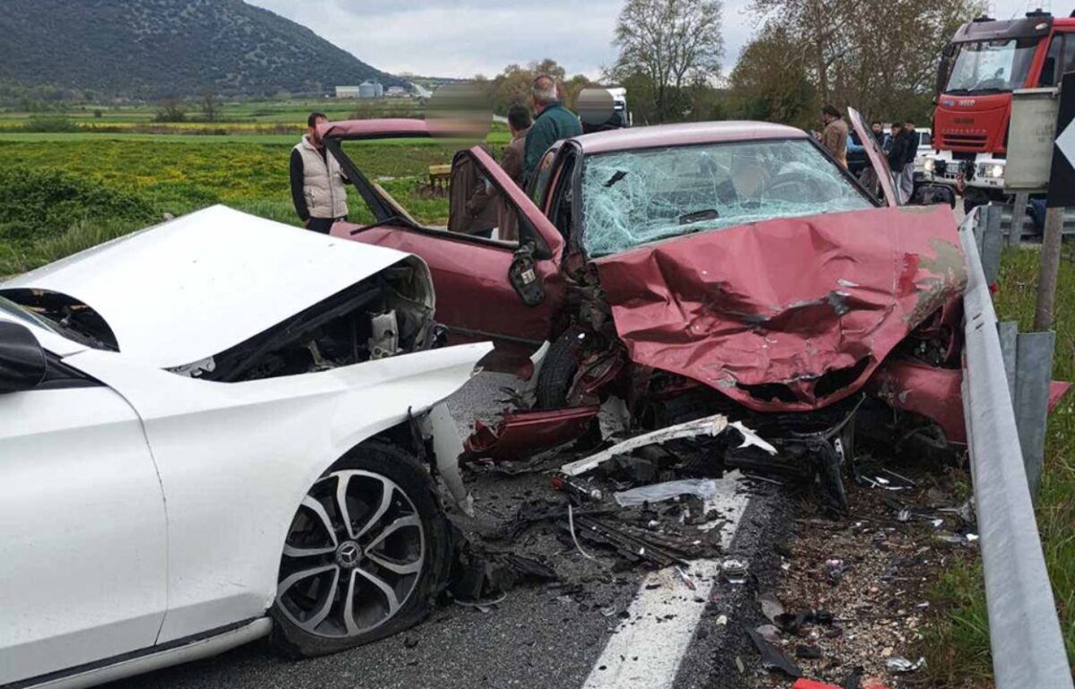 Θλίψη στην Καβάλα για τον χαμό του 3χρονου σε δυστύχημα – Το κρατούσε η μητέρα του στη θέση του συνοδηγού