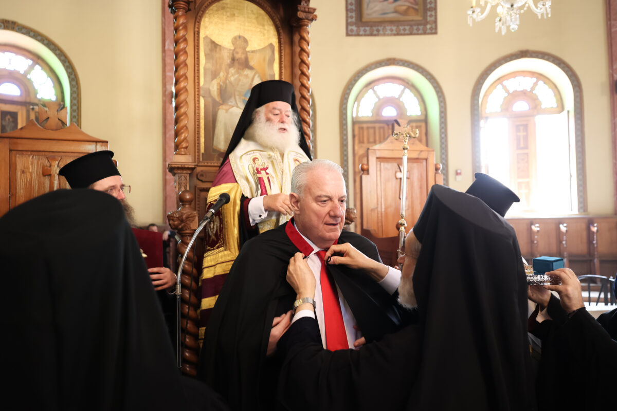 Ο Σάκης Κεχαγιόλου Ανακηρύσσεται Μέγας Λογοθέτης στο Πατριαρχείο Αλεξάνδρειας