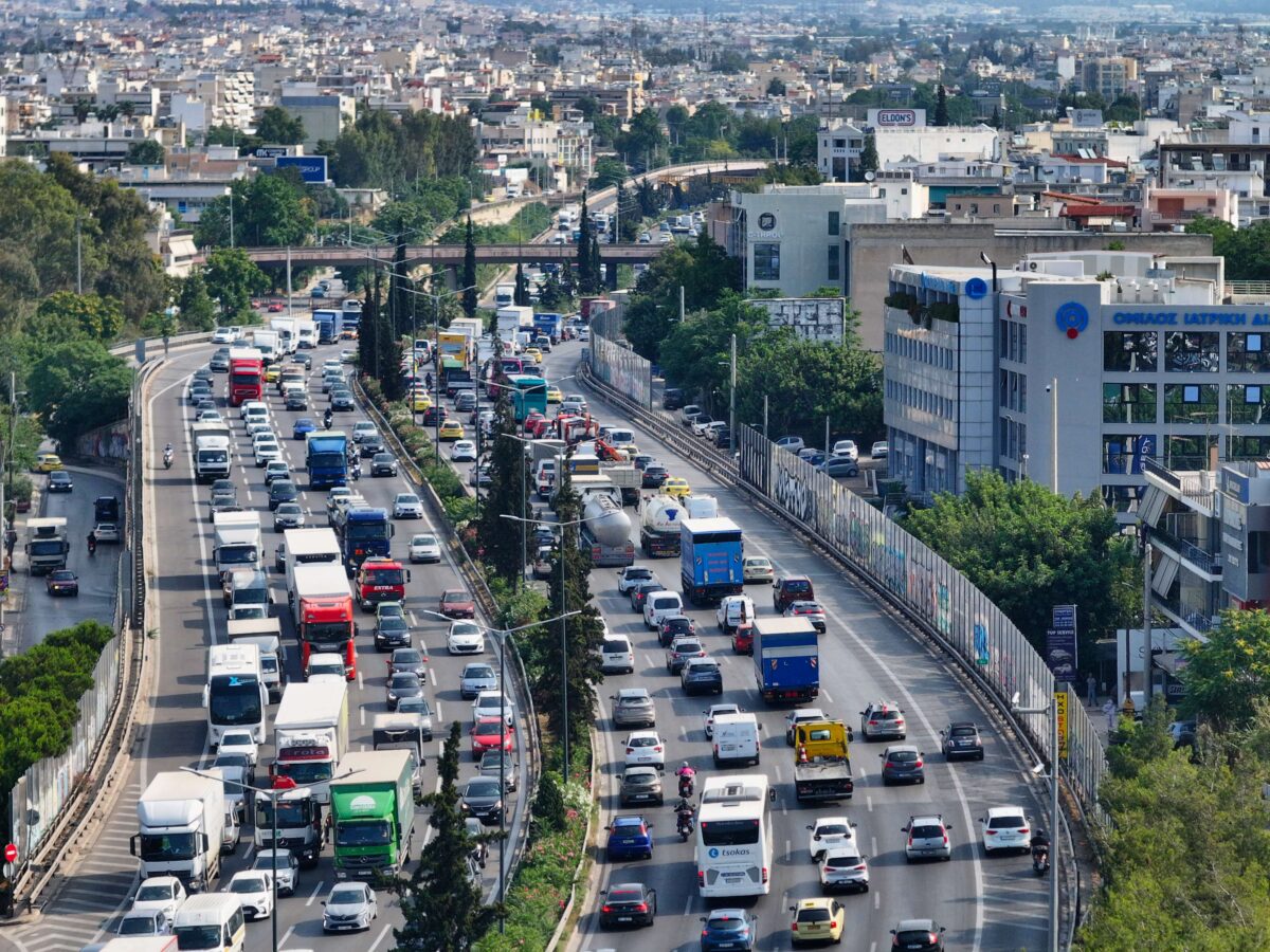 Οι Αθηναίοι χαλούν 143 ώρες τον χρόνο κολλημένοι στην κίνηση – Στην 3η θέση η πρωτεύουσα με τις χειρότερες πόλεις για οδήγηση