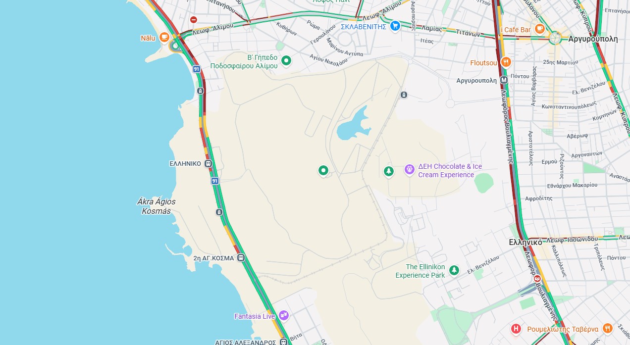 Λεωφόρος Βουλιαγμένης: Φορτηγό ανατράπηκε, αναφορές για εγκλωβισμένο άτομο