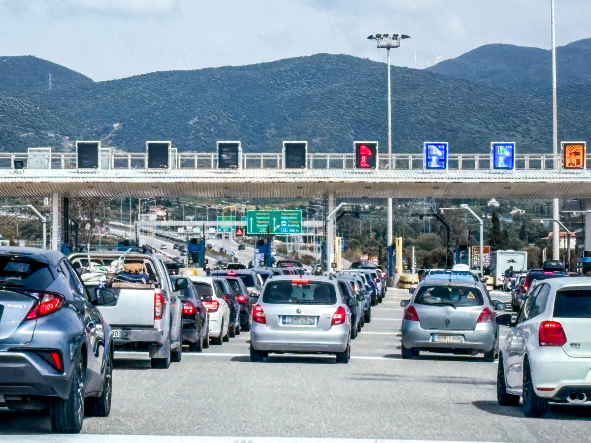 Κυκλοφοριακό χάος: Σε εξέλιξη η επιστροφή των εκδρομέων του Πάσχα – Συμφόρηση στον Κηφισό