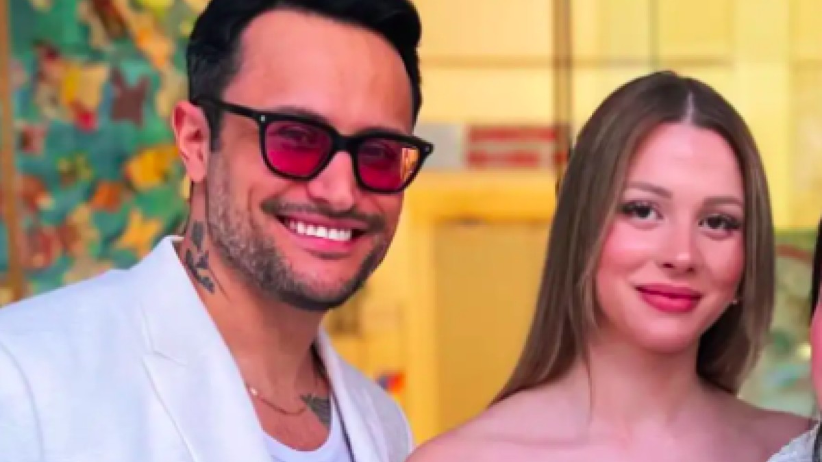 Ο Κωνσταντίνος Φραντζής ενώθηκε με πολιτικό γάμο! Δείτε τις εικόνες με την εγκυμονούσα γυναίκα του