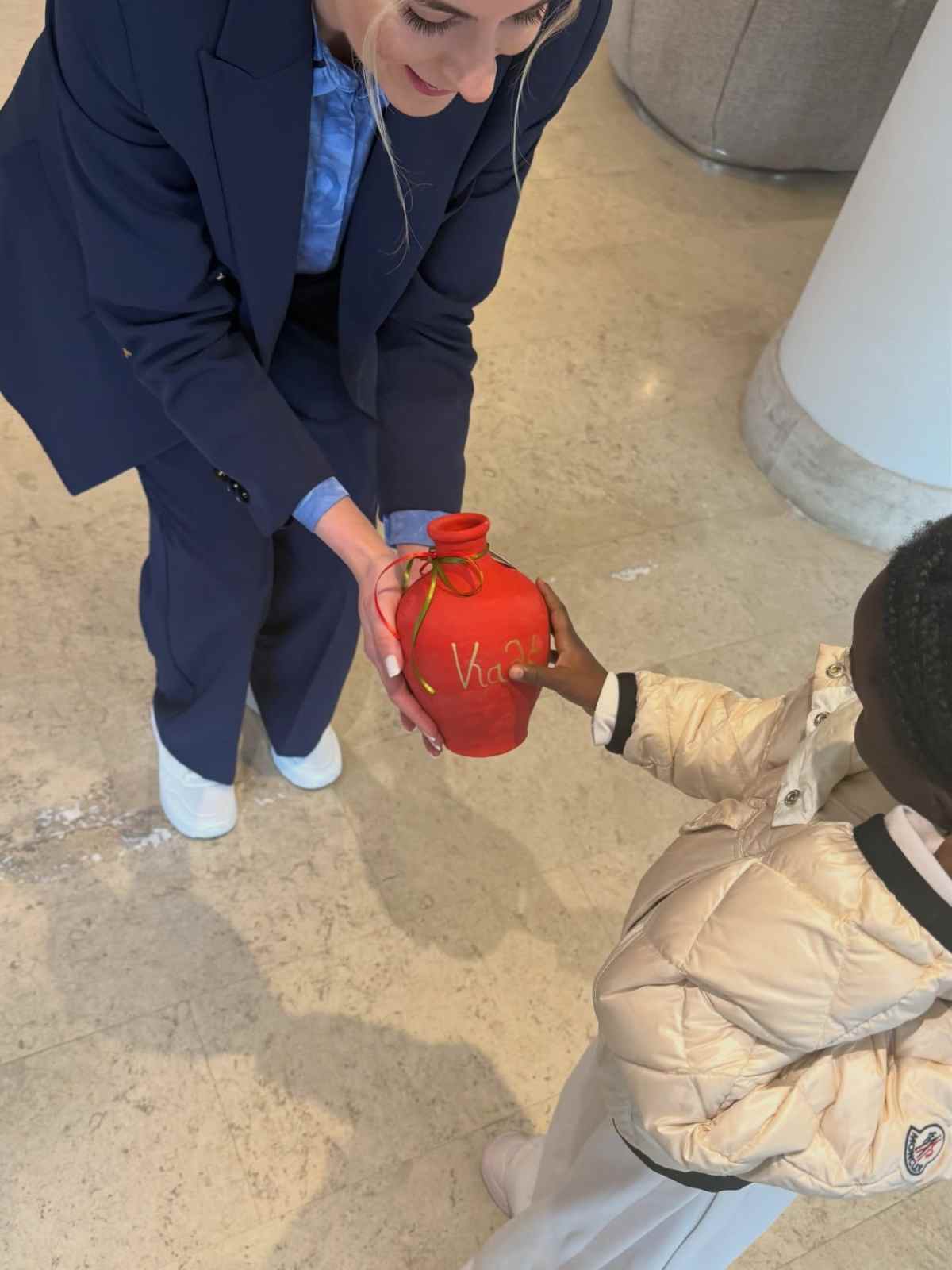 Χριστίνα Κοντοβά: Μαγευτικές στιγμές με την κόρη της το Πάσχα στην Κέρκυρα 16 Η Χριστίνα Κοντοβά με την κόρη της, Έιντα