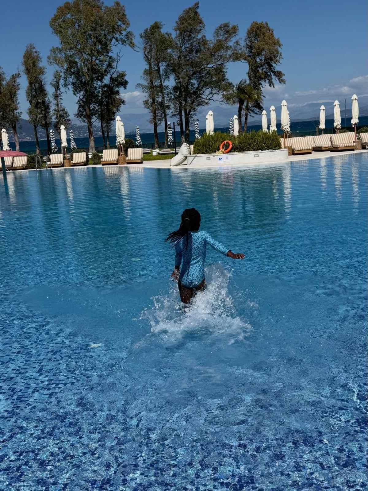 Χριστίνα Κοντοβά: Μαγευτικές στιγμές με την κόρη της το Πάσχα στην Κέρκυρα 12 Η κόρη της Χριστίνας Κοντοβά, Έιντα