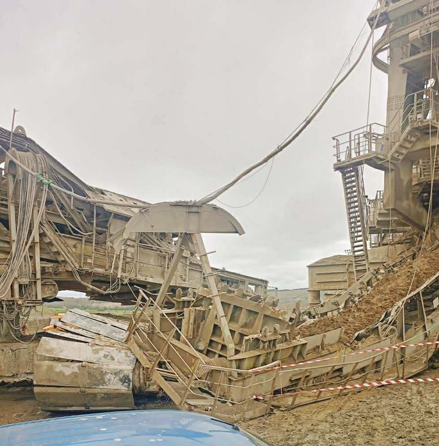 Σοβαρό εργατικό δυστύχημα στην Κοζάνη: Συρματόσχοινα βαρέος μηχανήματος καταπλάκωσαν 3 εργαζόμενους, δείτε εικόνες