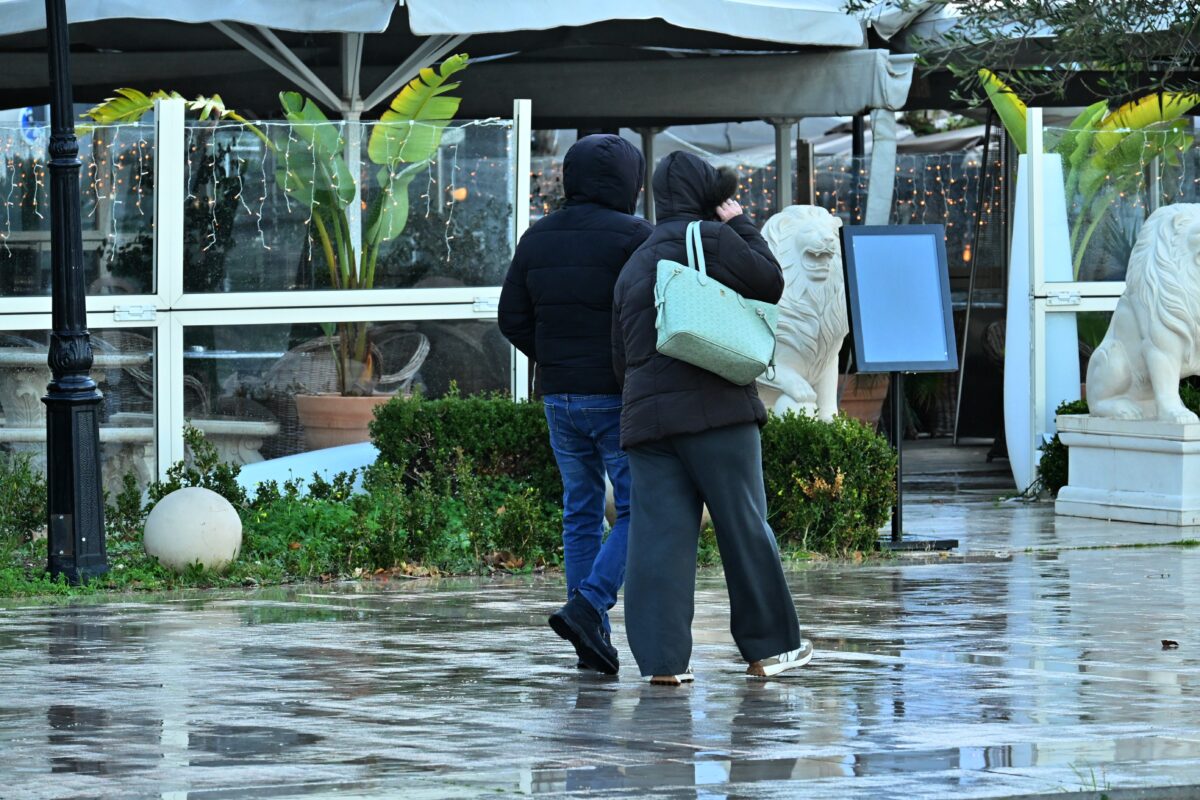 Καιρός σήμερα: Δυνατοί άνεμοι, βροχοπτώσεις και καταιγίδες