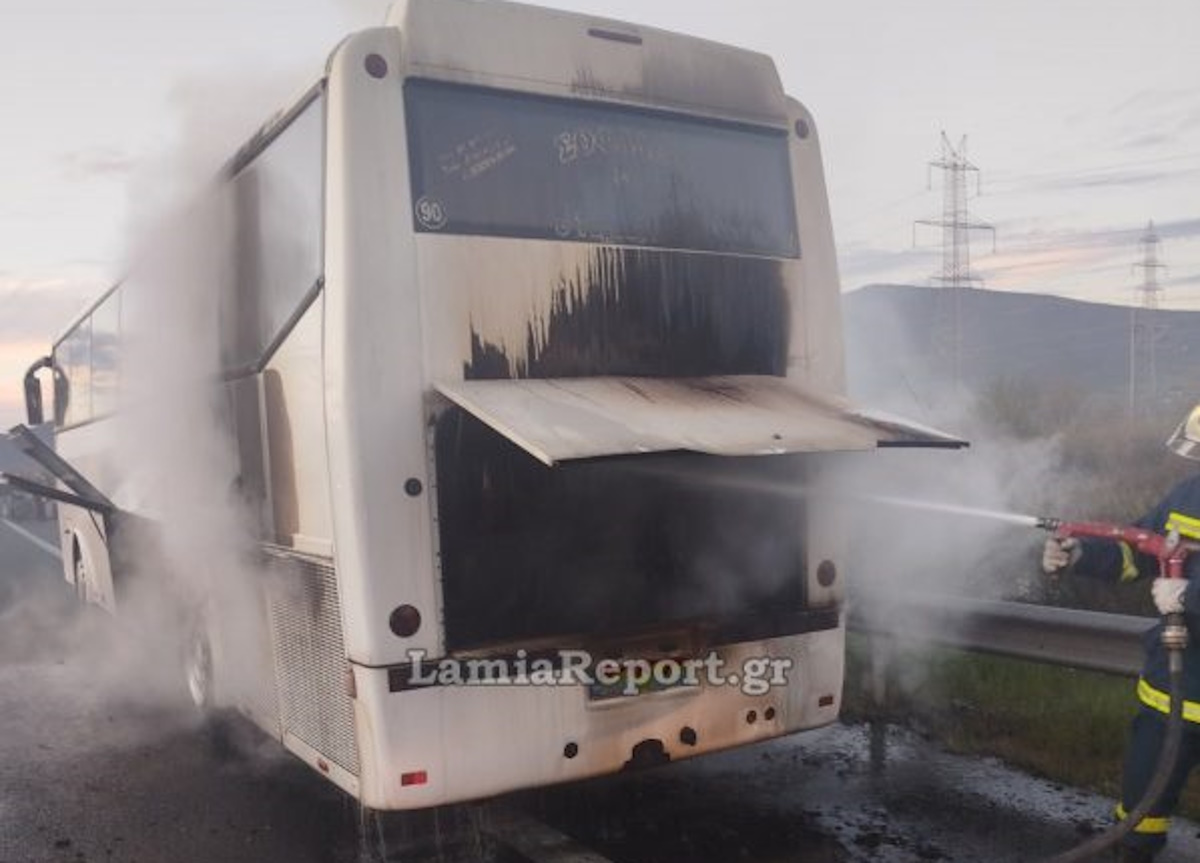 Καρδίτσα: Πυρκαγιά σε λεωφορείο ΚΤΕΛ κοντά στη Ξυνιάδα – Δείτε το βίντεο