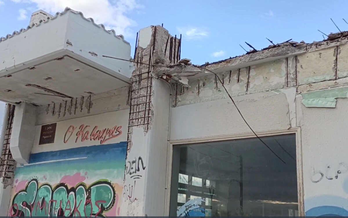 Κόρινθος: Η άδεια του κτιρίου όπου κατέρρευσε το μπαλκόνι και σκότωσε την 43χρονη – Τι αποκαλύπτει ο μηχανικός