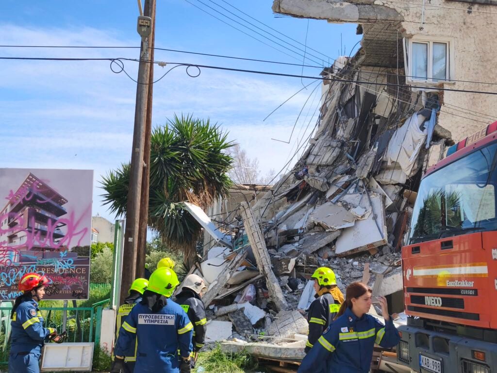 Κύπρος: Εντατικές έρευνες με drone και σκύλους Κ9 για παγιδευμένους στο κτίριο που κατέρρευσε – Συγκλονιστικές μαρτυρίες
