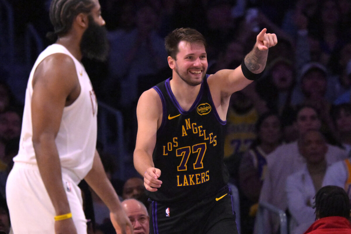 NBA: Εκθαμβωτική εμφάνιση του Ντόντσιτς στη νίκη των Λέικερς επί των Καβαλίερς, οι Ρόκετς θριάμβευσαν απέναντι στους Νικς