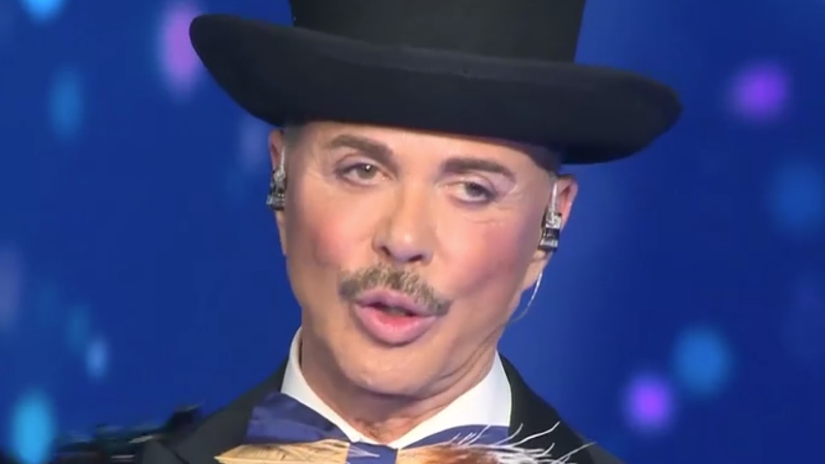 Θλίψη για τον Λάκη Γαβαλά: Το αποκάλυψε ζωντανά στο J2US (Βίντεο)