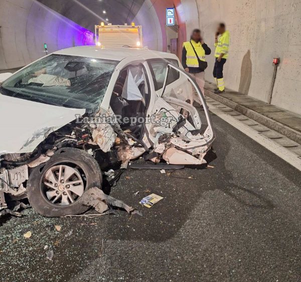 Σοβαρό τροχαίο με εγκλωβισμένους σε σήραγγα της εθνικής οδού Αθηνών – Λαμίας 4 Τροχαίο σε σήραγγα στην εθνική οδό Αθηνών - Λαμίας