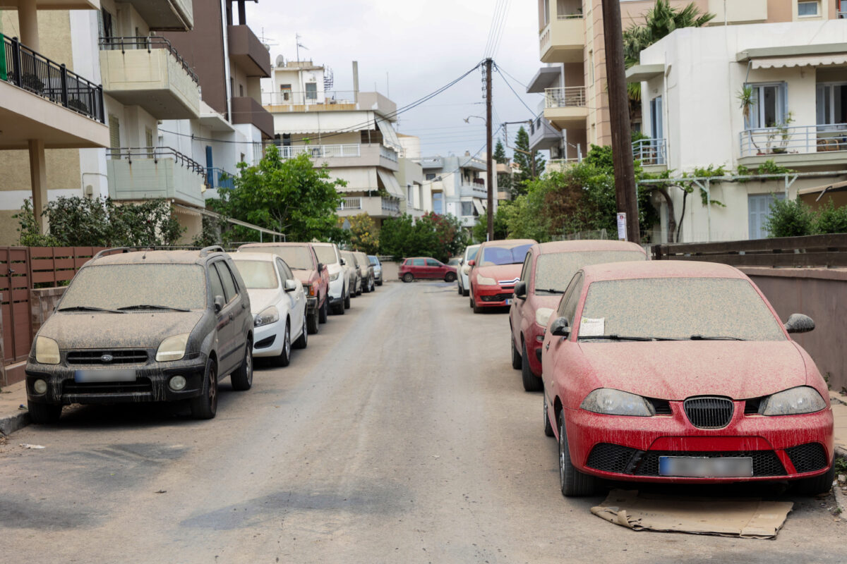 Καιρός – Τσατραφύλλιας: Λασποβροχές και αφρικανική σκόνη και την Παρασκευή – Ανάσα μέσα στο Σαββατοκύριακο