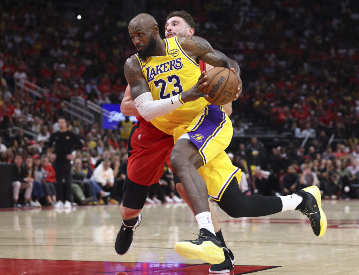NBA: Ο 41χρονος Λεμπρόν Τζέιμς συνέτριψε ξανά τους Ρόκετς και έφερε τους Λέικερς κοντά στα ημιτελικά