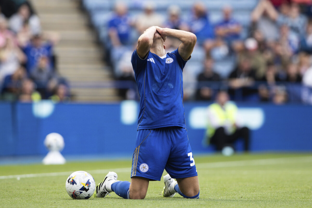 Η Λέστερ αγγίζει τον υποβιβασμό στη League One, δέκα χρόνια μετά την κατάκτηση της Premier League