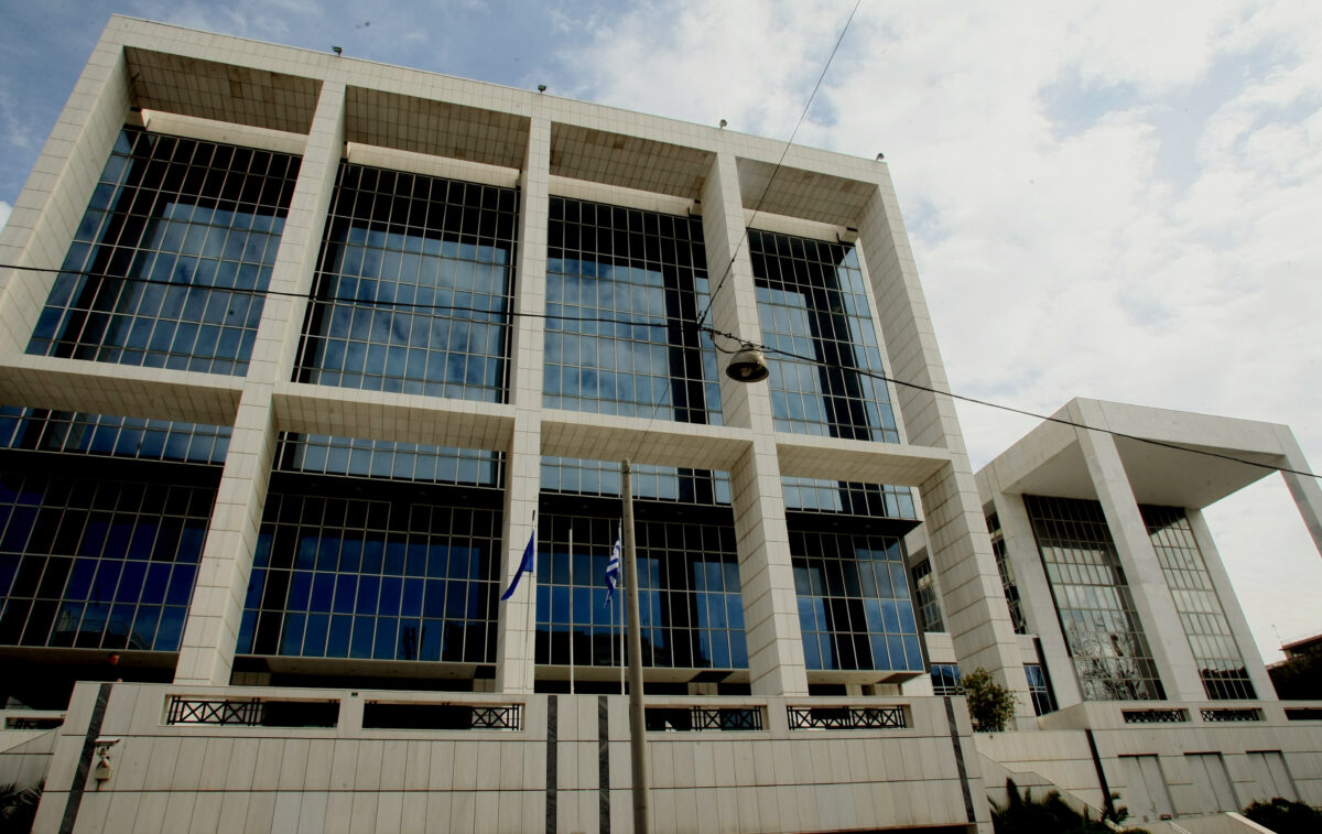 Ρακοσυλλέκτης γάζωσε πολίτες σε δύο διαφορετικά σημεία στην Αθήνα – Τέσσερις τραυματίες