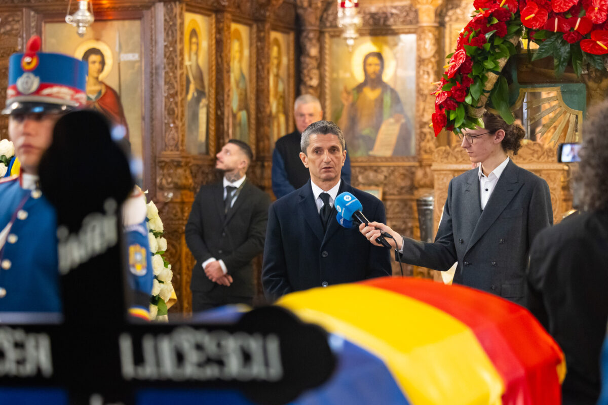 Συγκίνησε ο Ραζβάν Λουτσέσκου στον αποχαιρετισμό του πατέρα του, Μιρτσέα: «Ήταν πολεμιστής, αγωνίστηκε, θριάμβευσε, ηττήθηκε»