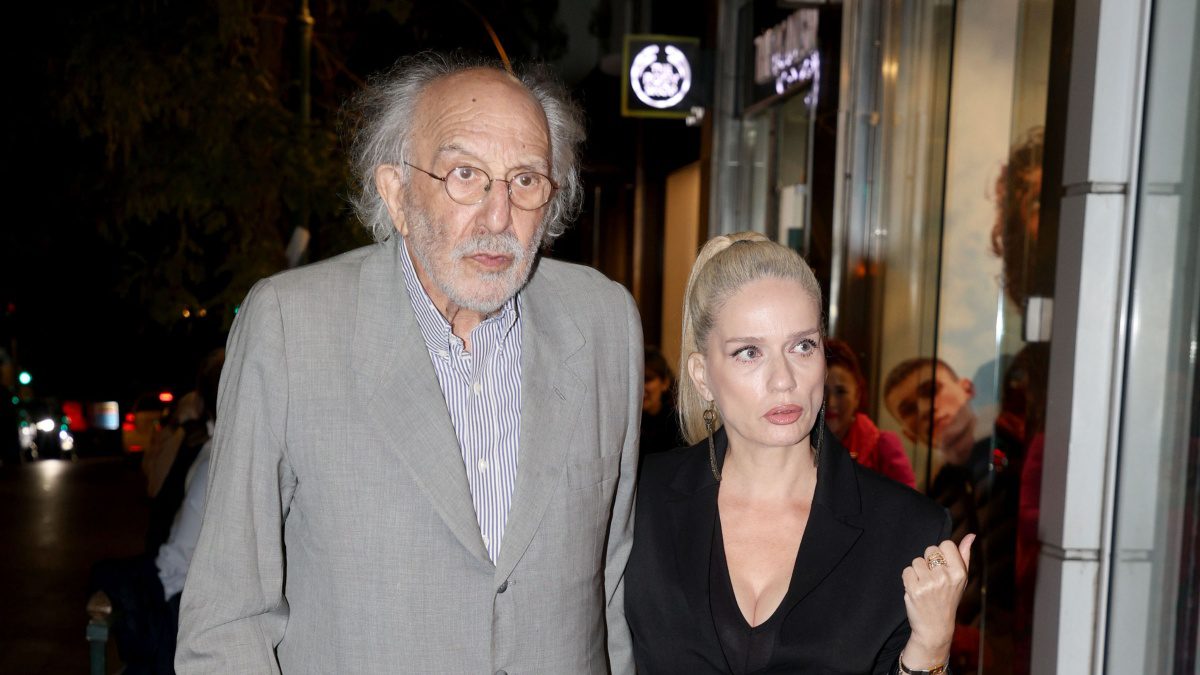 Αλέξανδρος Λυκουρέζος: «Είμαι 92 και δραστήριος» – Η εξομολόγηση για τη σχέση με τη σύντροφό του 2 Ο Αλέξανδρος Λυκουρέζος και η Τζένη Οικονόμου