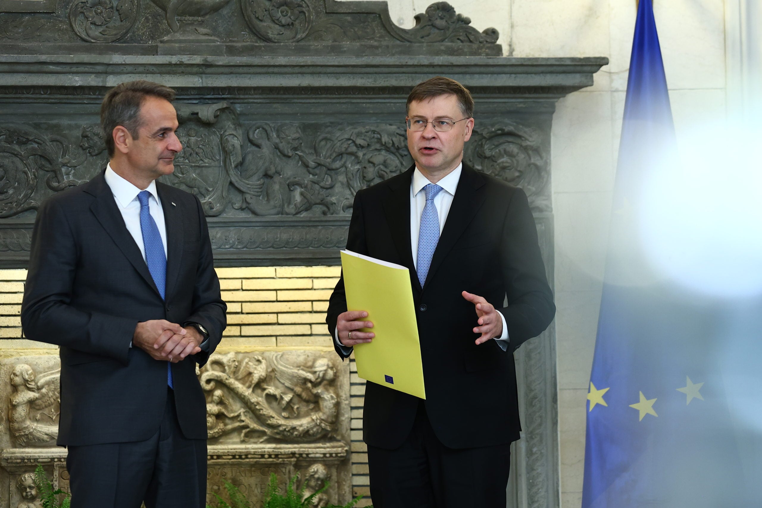 Συνάντηση Μητσοτάκη με Ντομπρόβσκις: «Αξιοσημείωτη ανάκαμψη της Ελλάδας από κάθε άποψη»