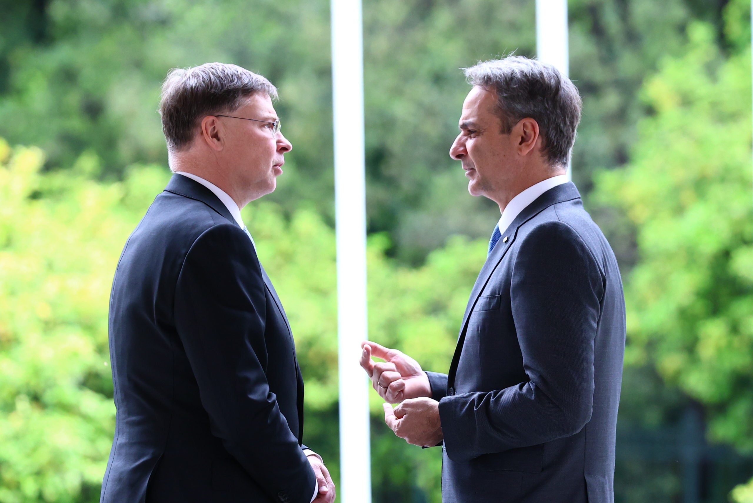 Συνάντηση Μητσοτάκη με Ντομπρόβσκις: «Αξιοσημείωτη ανάκαμψη της Ελλάδας από κάθε άποψη»