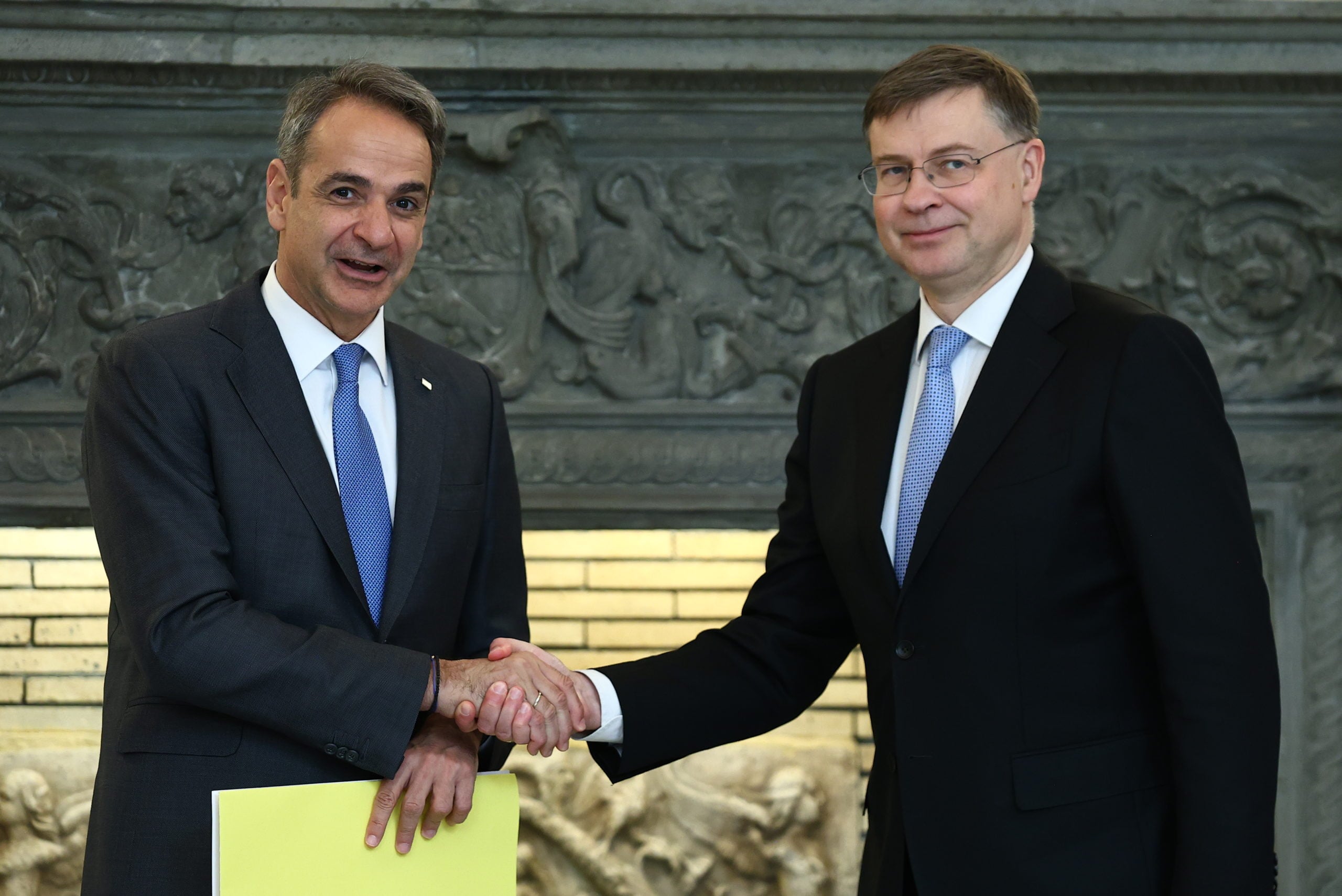 Συνάντηση Μητσοτάκη με Ντομπρόβσκις: «Αξιοσημείωτη ανάκαμψη της Ελλάδας από κάθε άποψη»