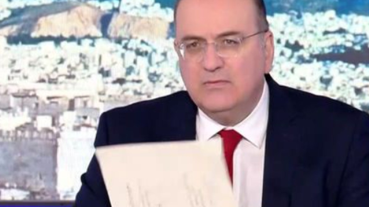 Ο Λαζαρίδης «αποκάλυψε» διάσημο παρουσιαστή που ήταν συμφοιτητής του στο ψεύτικο κολλέγιο