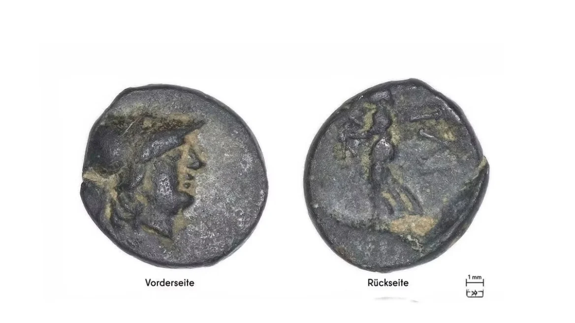 Βερολίνο: 13χρονος βρήκε αρχαιοελληνικό νόμισμα του 3ου αιώνα π.Χ. (φωτο)