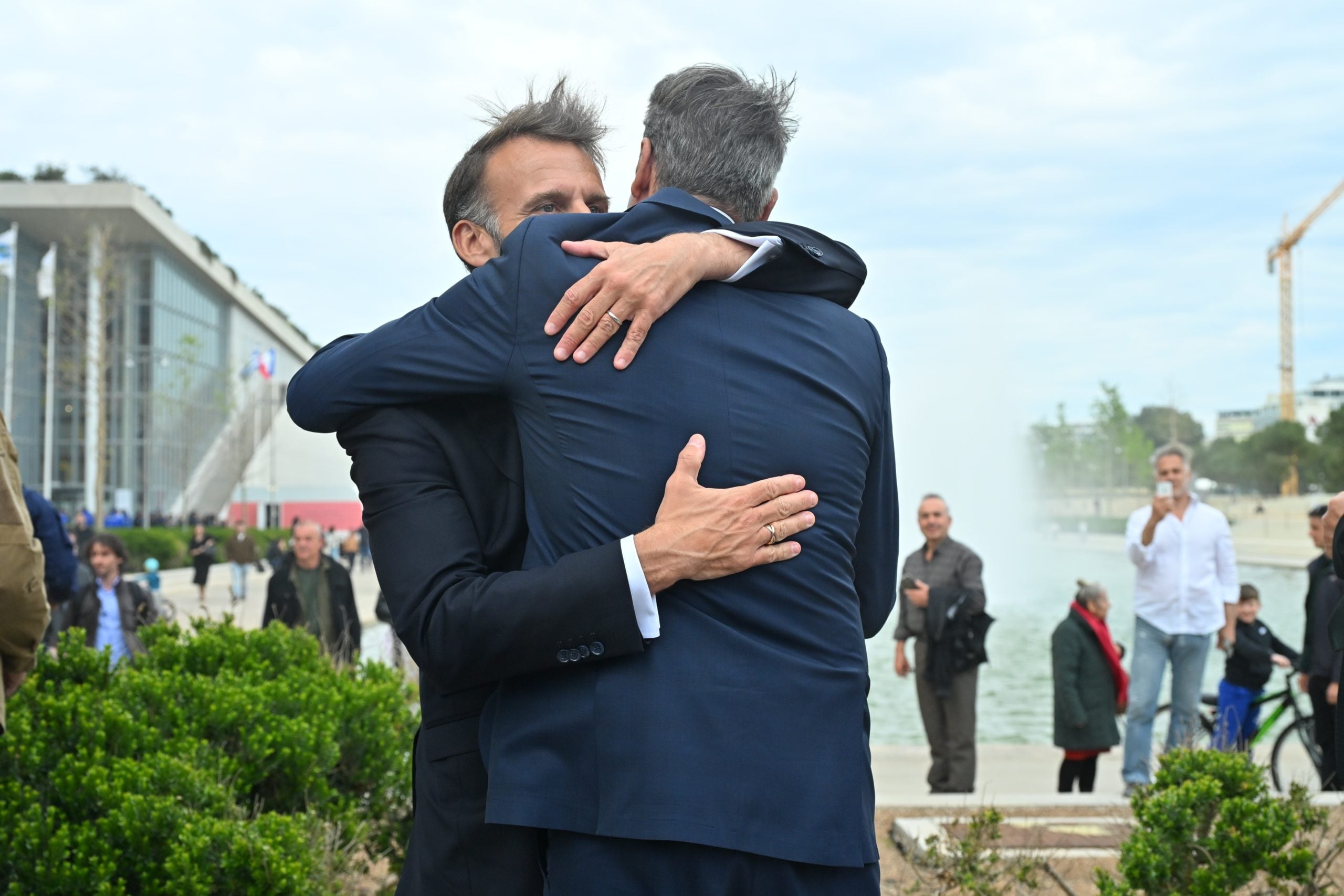 Εικόνες από την περιήγηση Μητσοτάκη – Μακρόν στην Έκθεση «Αναζητώντας την Ανατολή – Συναντήσεις αρχαιολόγων»