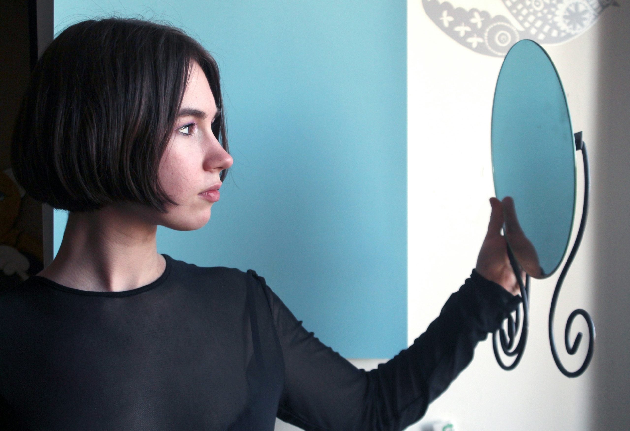 Ύπνος: Η στάση που επιταχύνει τις ρυτίδες και τη γήρανση της επιδερμίδας, σύμφωνα με ειδικό