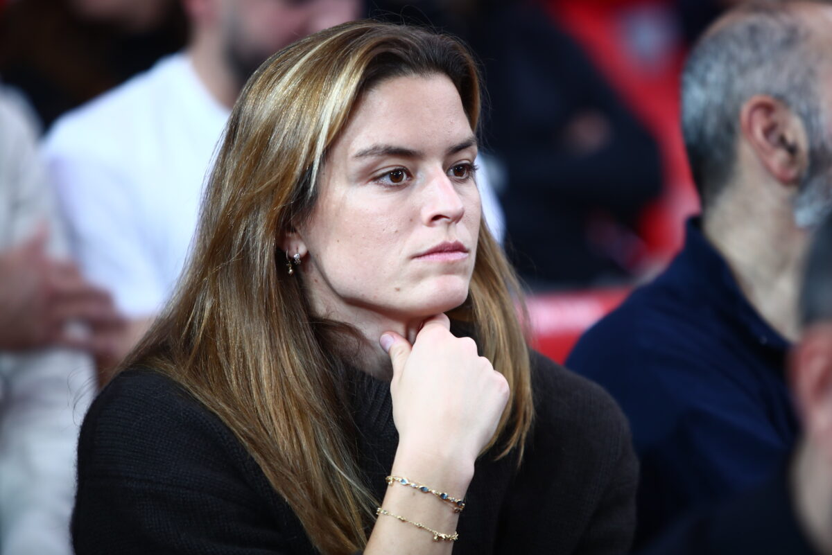 Μαρία Σάκκαρη, Νίκος Οικονομόπουλος και Γιώργος Λάνθιμος στο ΣΕΦ για τον αγώνα Ολυμπιακός – Μονακό