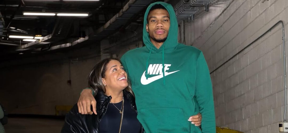 Ανέκδοτη δήλωση Αντετοκούνμπο για την ανανέωση στους Μπακς: «Πρέπει να ρωτήσω τη σύζυγό μου, δεν είμαι εγώ ο αρχηγός στη σχέση»