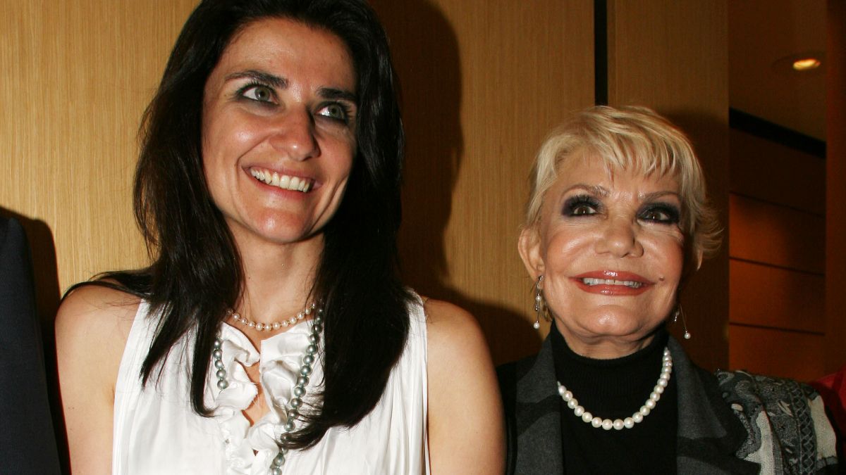 Home 77 Μαρινέλλα: Κυκλοφόρησε το ανέκδοτο τραγούδι αφιερωμένο στην κόρη της