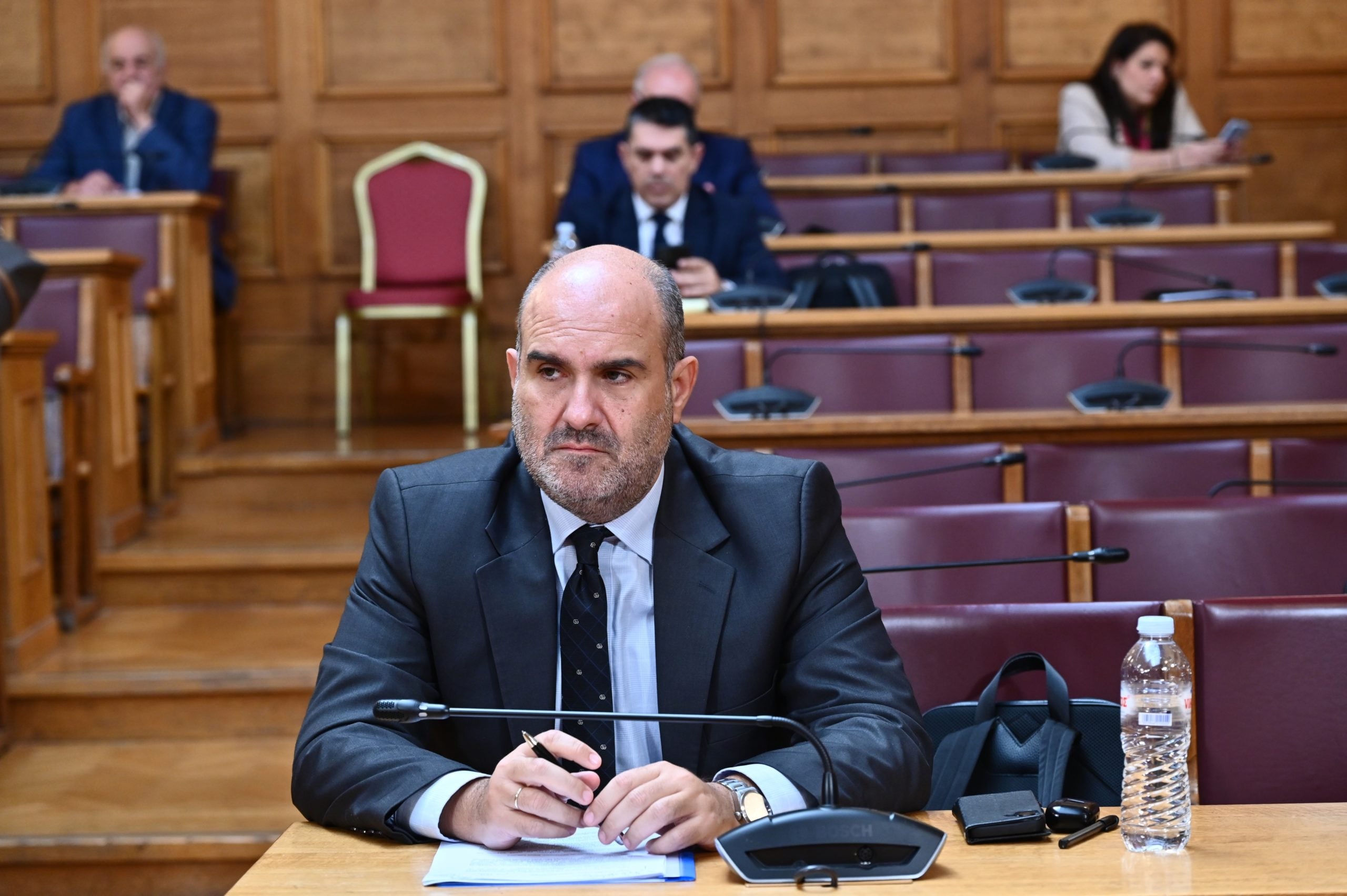 Μαρκόπουλος: Δεν θα επιδεικνύω τα πτυχία μου για να ικανοποιηθεί η λάσπη