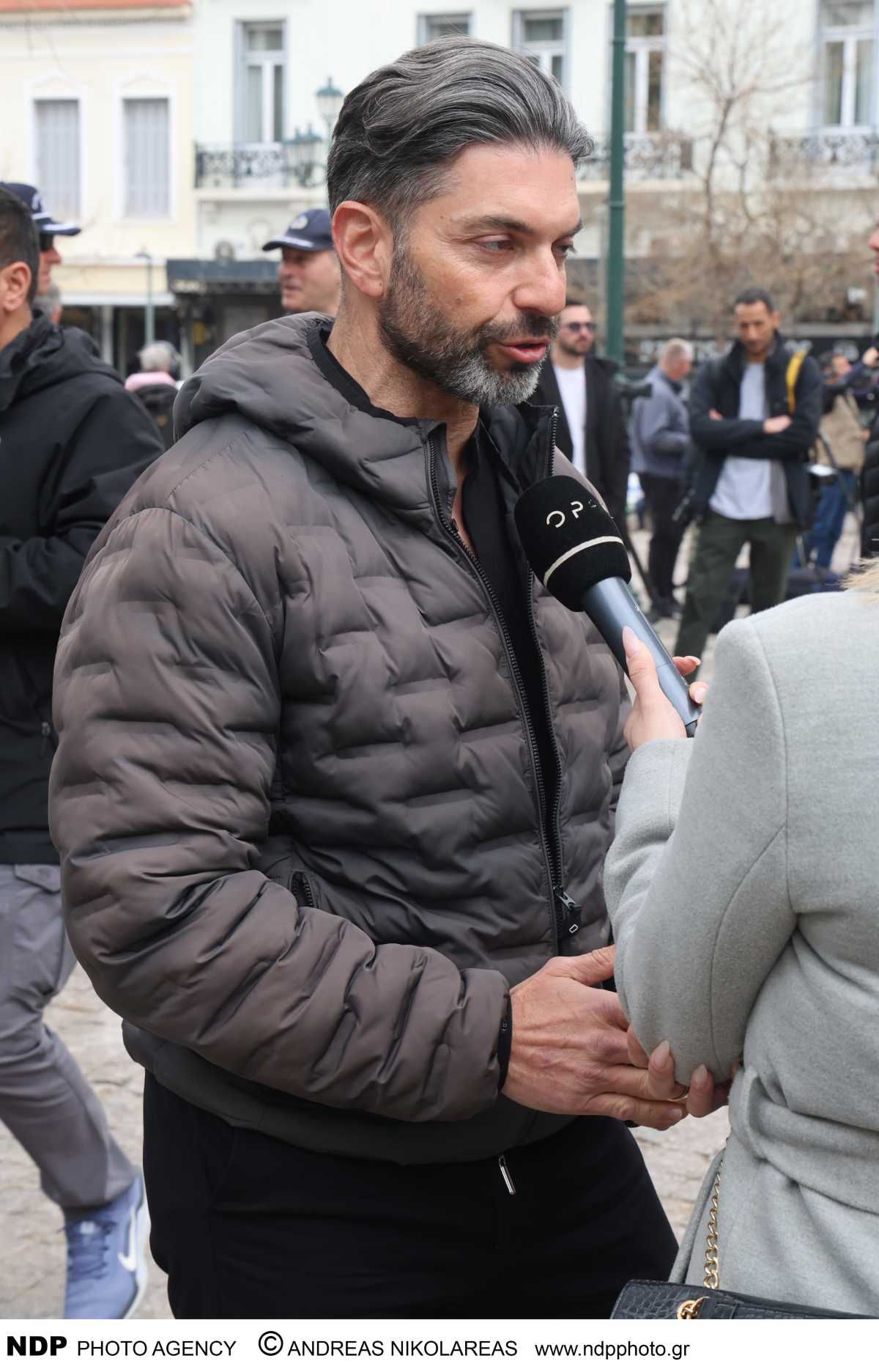 Αποχαιρετισμός στη Μαρινέλλα: Η παρουσία της Μαριάννας Λάτση στην τελετή 35 Ο Μαρτίκας στην κηδεία της Μαρινέλλας