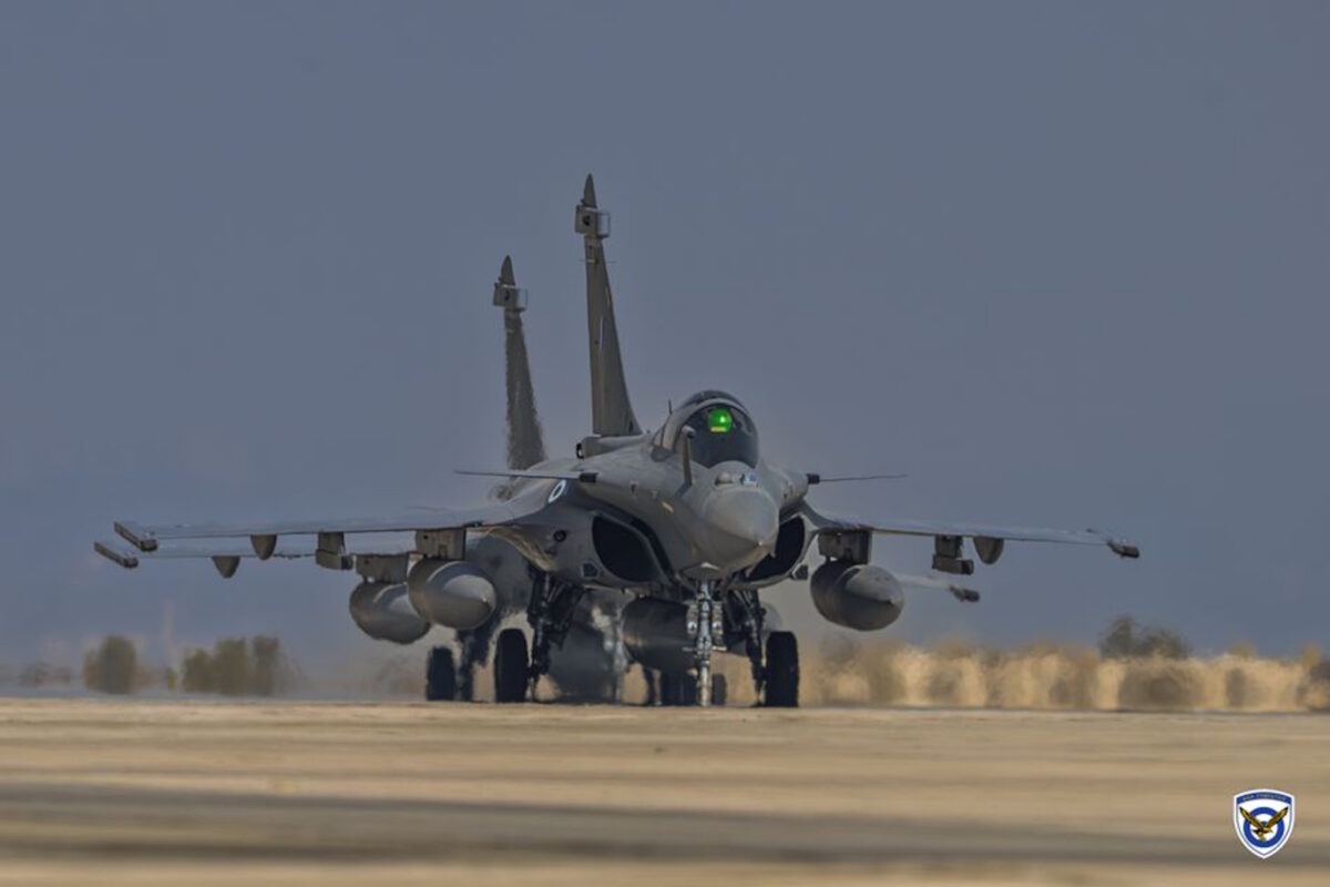 Μακρόν στην Αθήνα: Ενδυνάμωση της ελληνογαλλικής συνεργασίας με έμφαση σε Rafale και Barracuda