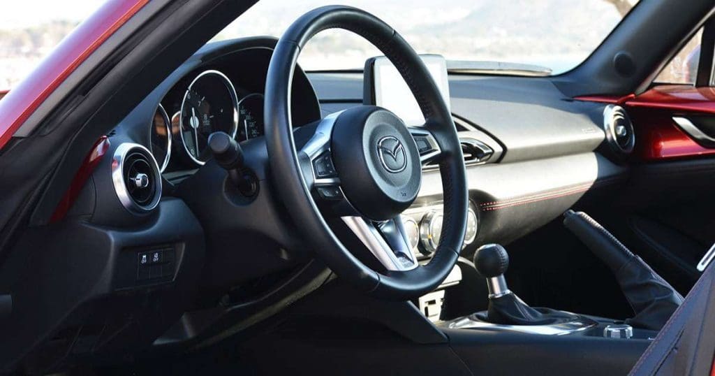 Φρέσκο Mazda MX-5: «Απαραίτητη η ελαφρότητα»