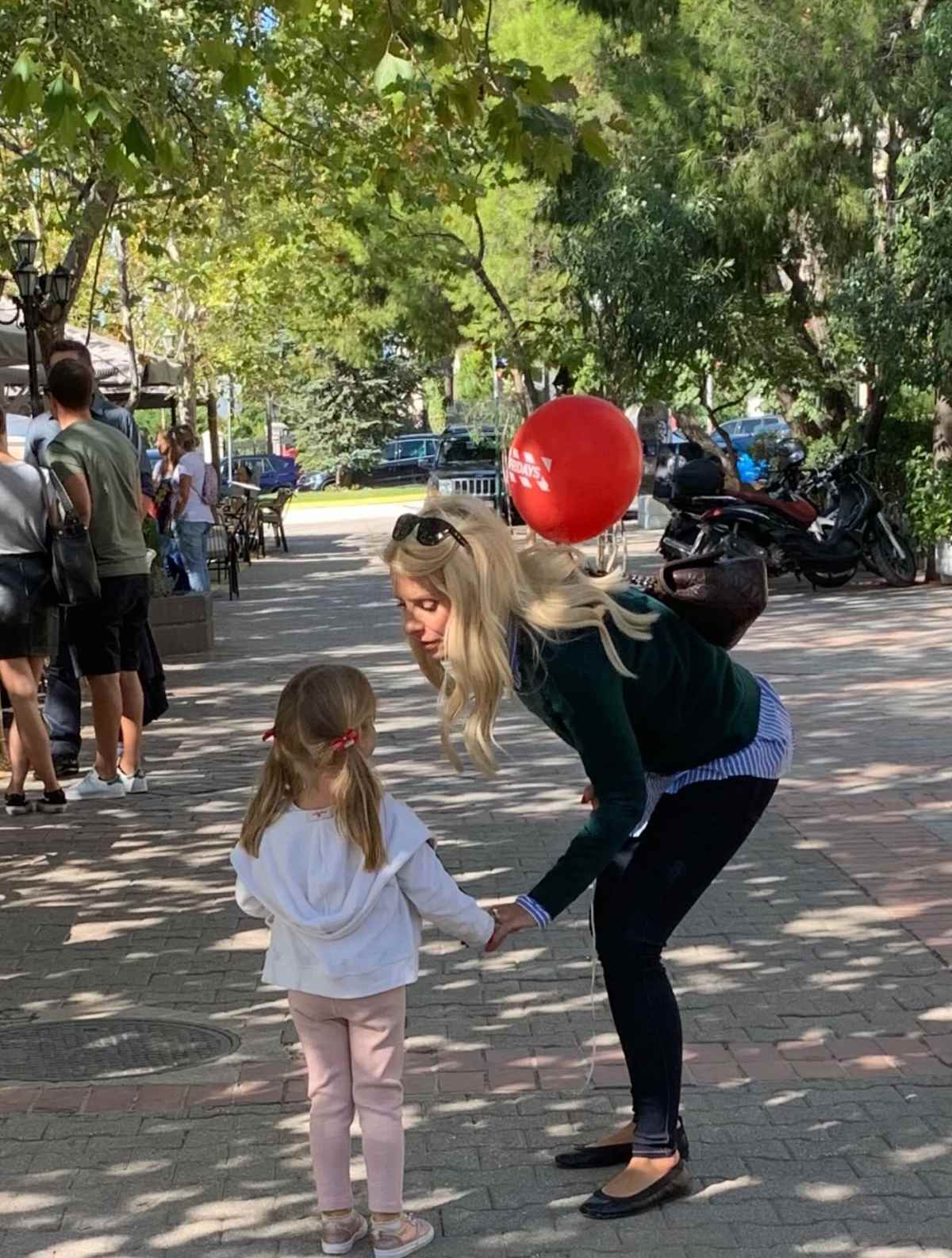 Μενεγάκη – Παντζόπουλος: Η πρώτη δημόσια εμφάνιση μετά τις φήμες χωρισμού – Πού βρέθηκαν με τη μικρή Μαρίνα (Φωτογραφίες) 8 Μενεγάκη - Παντζόπουλος: Η πρώτη κοινή εμφάνιση μετά τις φήμες χωρισμού - Πού πήγαν με τη μικρή Μαρίνα (Φωτογραφίες)