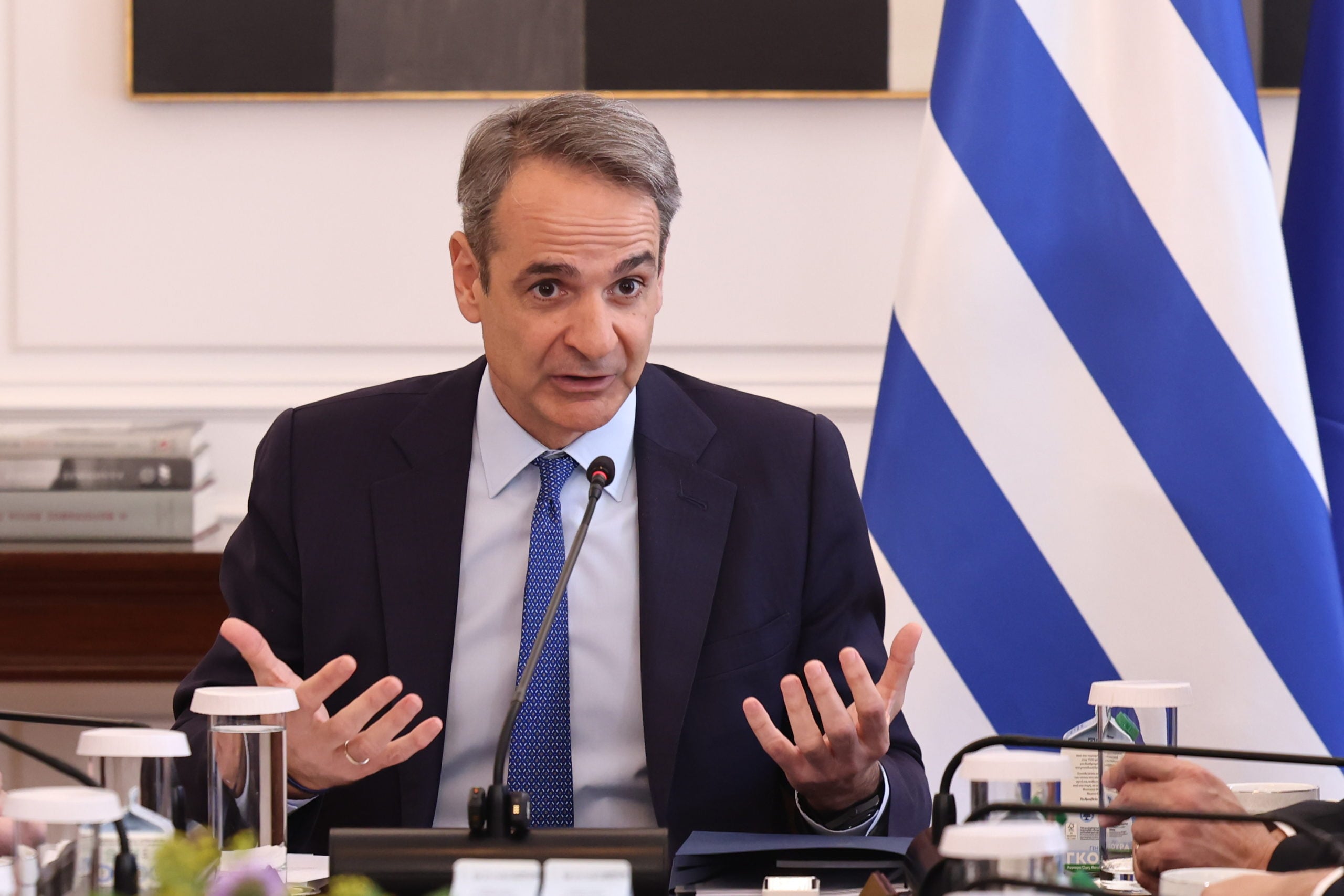 Σύσκεψη με τον Μητσοτάκη για την αγορά και την ακρίβεια πριν το Πάσχα – Κεντρικό θέμα οι τιμές και οι έλεγχοι