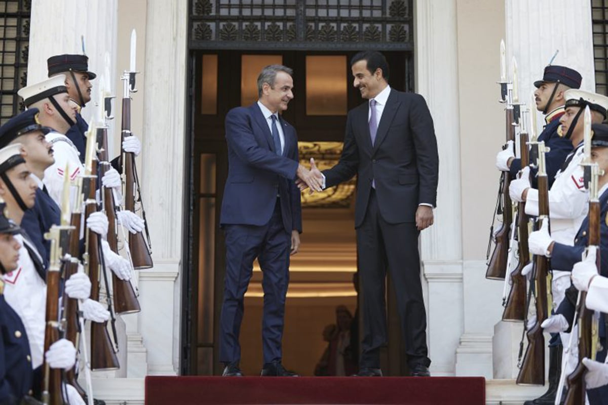 Συνάντηση Μητσοτάκη με τον εμίρη του Κατάρ αύριο στην Αθήνα – Η Ελλάδα προβάλλει τον ρόλο της ως πυλώνας σταθερότητας