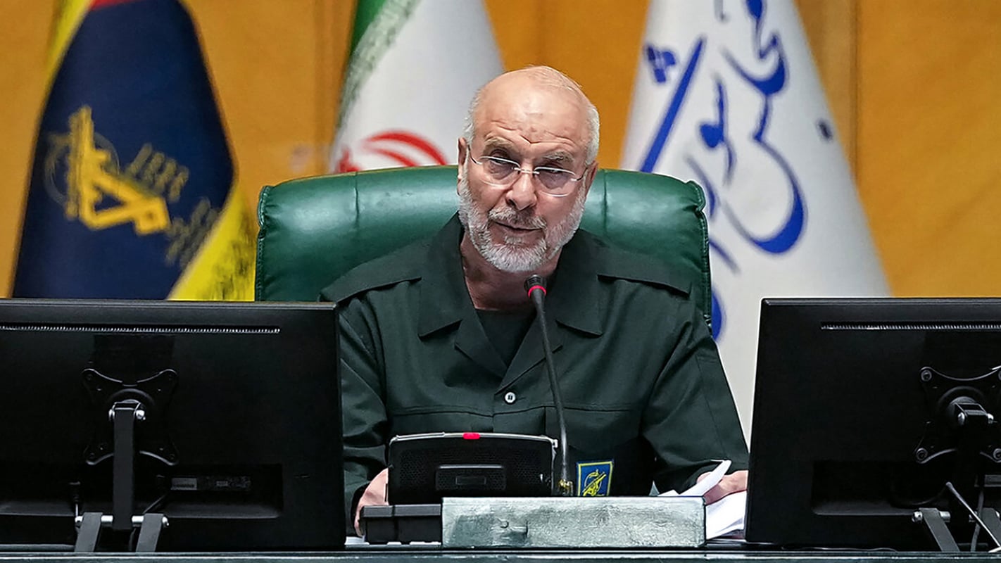 Μοχάμεντ Μπαγκέρ Γκαλιμπάφ: Παρά την πρόοδο παραμένουν ουσιαστικές διαφορές με ΗΠΑ – «Αποχώρηση» αμερικανικού ναρκαλιευτικού στο Ορμούζ