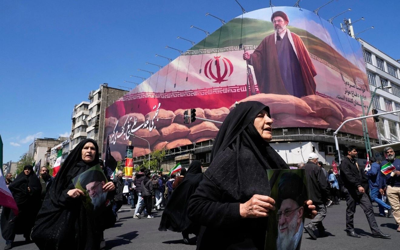 Ιράν: Ο Μοτζτάμπα Χαμενεΐ δηλώνει ότι το ναυτικό είναι προετοιμασμένο να αντιπαρατεθεί στις ΗΠΑ