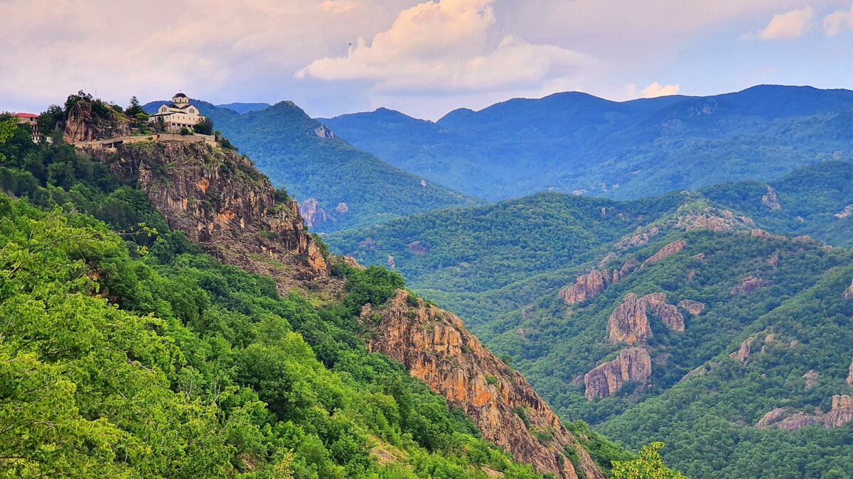Πάσχα σε μαγευτικούς τόπους και φυσικά τοπία της Βόρειας Ελλάδας – Ιστορικές εκκλησίες και μοναστήρια