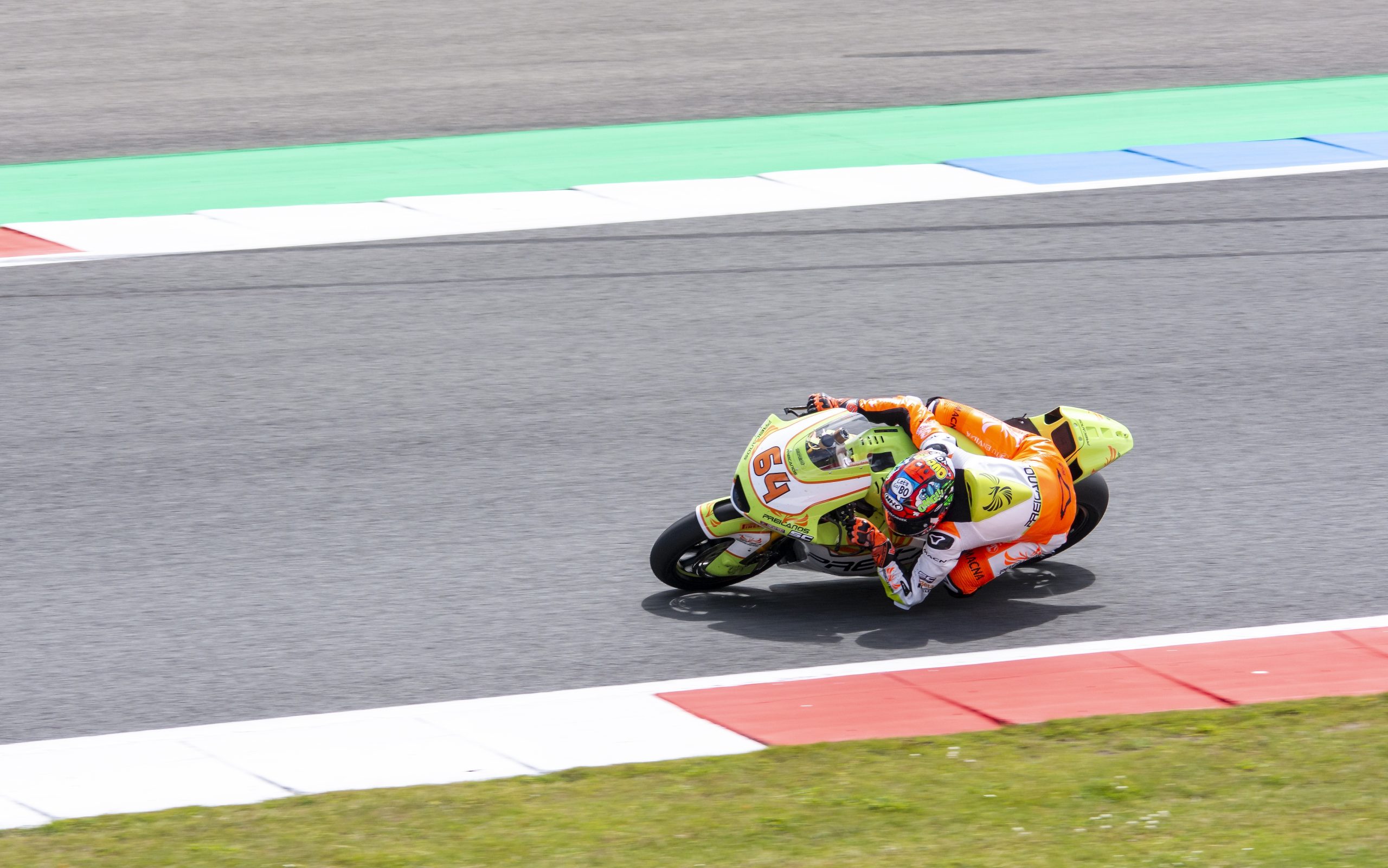 Συγκλονίζει το ΒΙΝΤΕΟ με δυστύχημα σε αγώνα Moto GP – Διαλυμένη η μηχανή