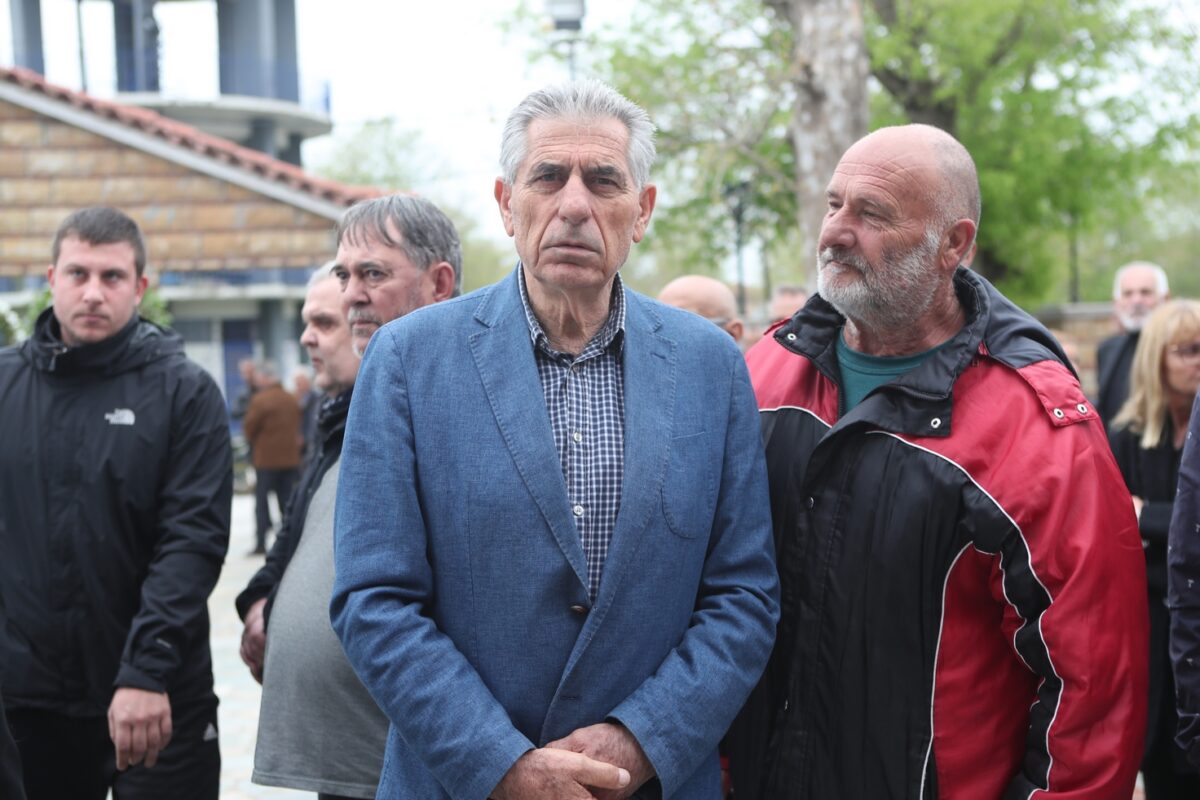 Αποχαιρετισμός Στέφανου Μπορμπόκη: Συγκλονιστική στιγμή στο ύστατο «αντίο» του παλαίμαχου ποδοσφαιριστή