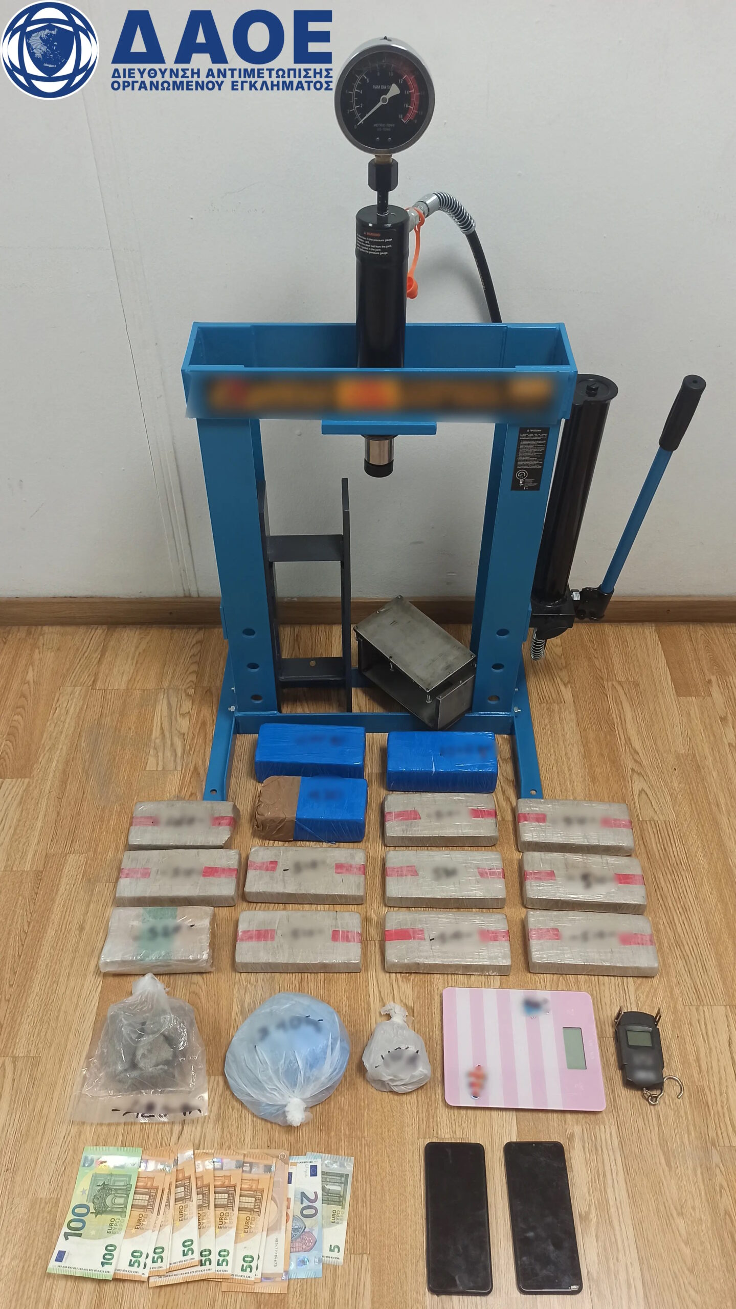 34χρονος διακινούσε ηρωίνη με ταξί στον Πειραιά