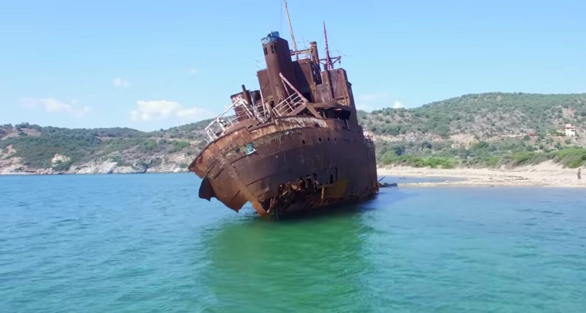 Γύθειο: Το ναυάγιο «Δημήτριος» σε κατάρρευση – Βίντεο αποκαλύπτει την εγκατάλειψη