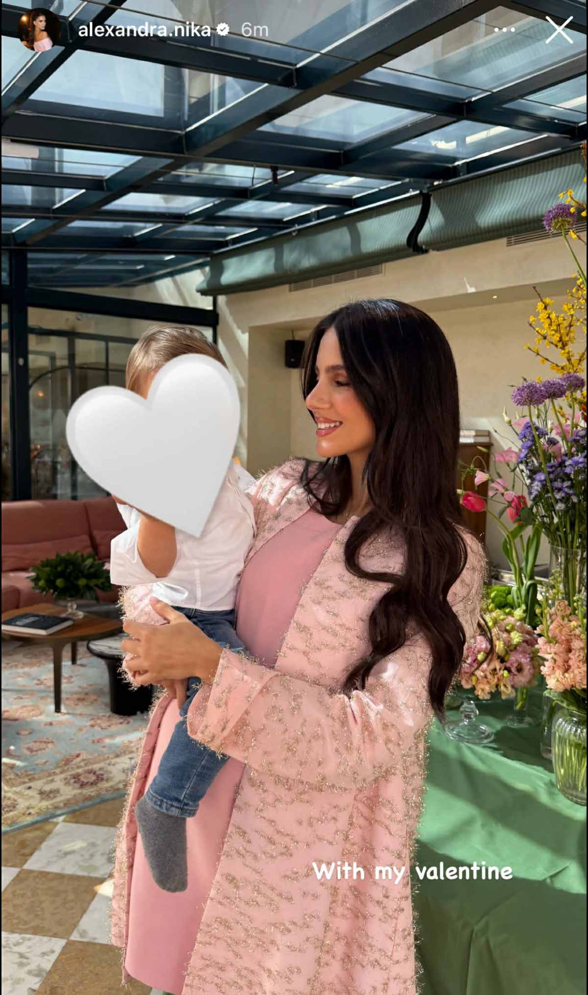 Αλεξάνδρα Νίκα: Πώς γιόρτασε το Πάσχα και με ποιον – Εικόνες 10 Η Αλεξάνδρα Νίκα αγκαλιά με τον γιο της