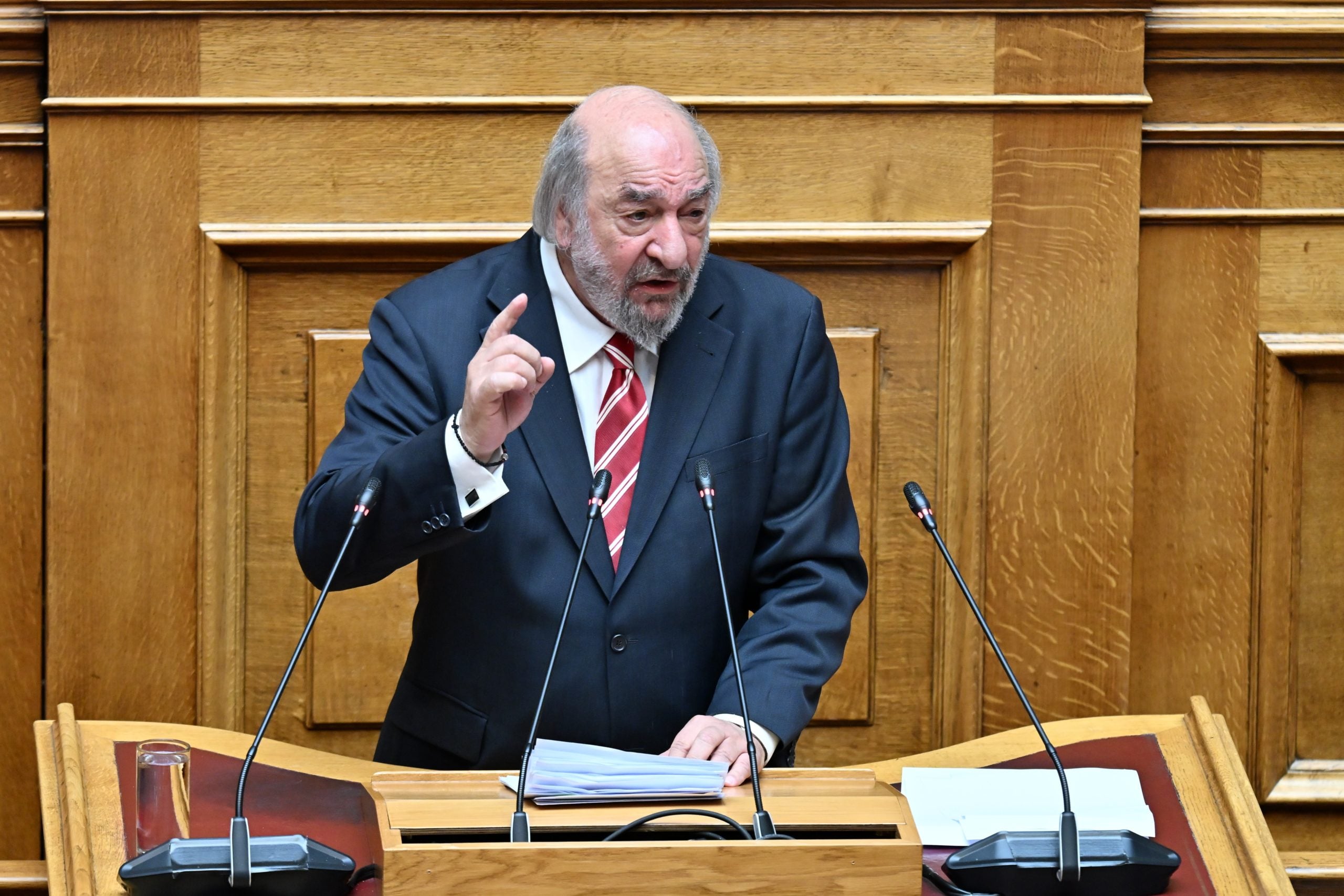 Βουλή: Η «συγγνώμη προς τους πολίτες» και το χρονόμετρο που «σταμάτησε»