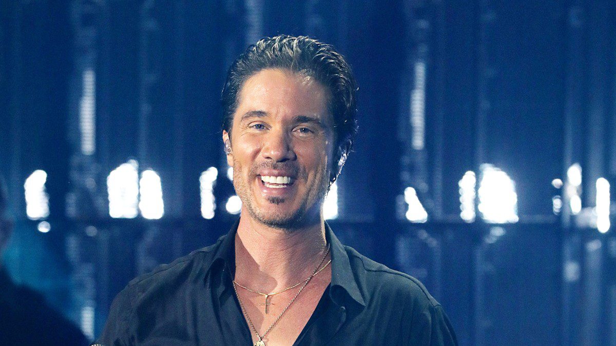 Ο Νίκος Οικονομόπουλος σε μια προσωπική αποκάλυψη για την πίστη του – Το μήνυμά του 8 Νίκος Οικονομόπουλος